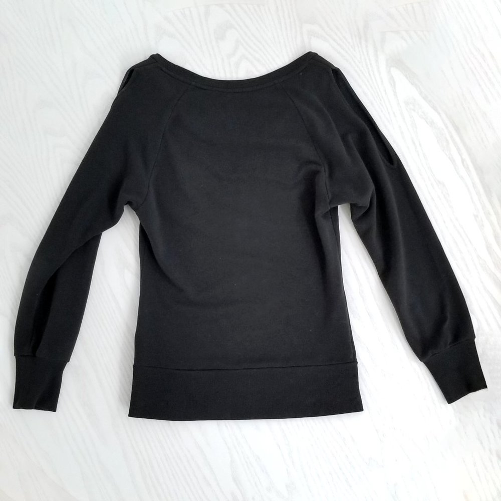 Levi's | Cold Shoulder Chain Sweater - Picture 2 of 4